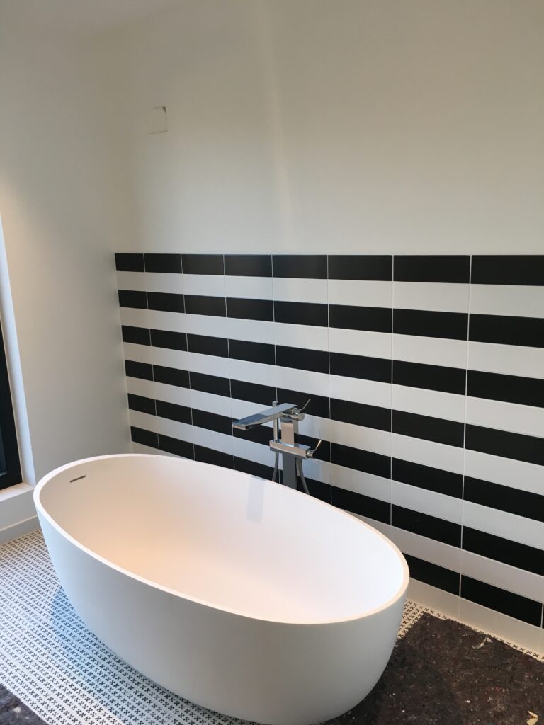 Neue Badewanne für dein Zuhause - Haustechnik Hausperger macht's möglich!